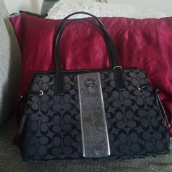 Rare Coach Python Carryall F24882 - Picture 3 of 8